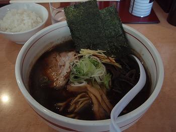 豚そば醤油 こく (700円) 豚そば醤油 こく (700円)